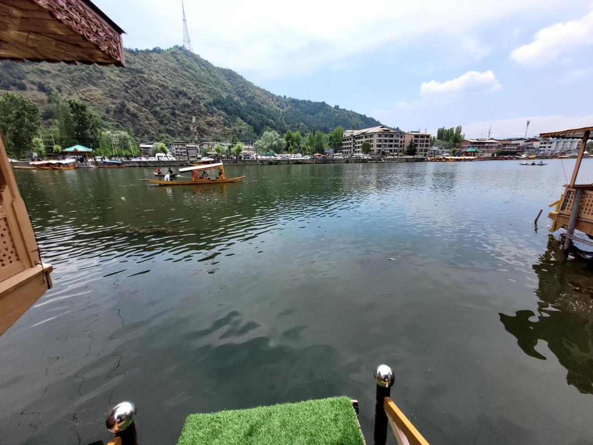 Tashkand Houseboat Srīnagar Buitenkant foto