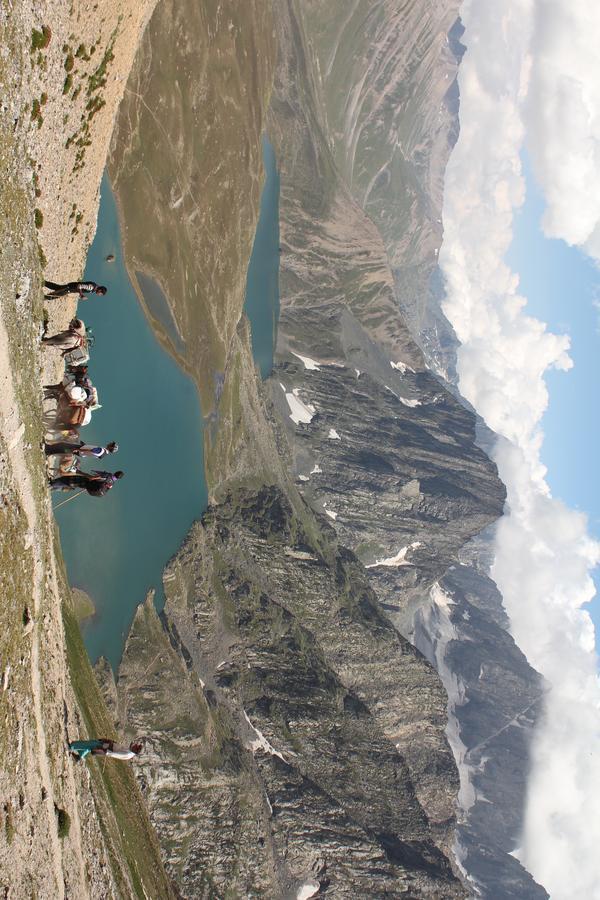 Tashkand Houseboat Srīnagar Buitenkant foto